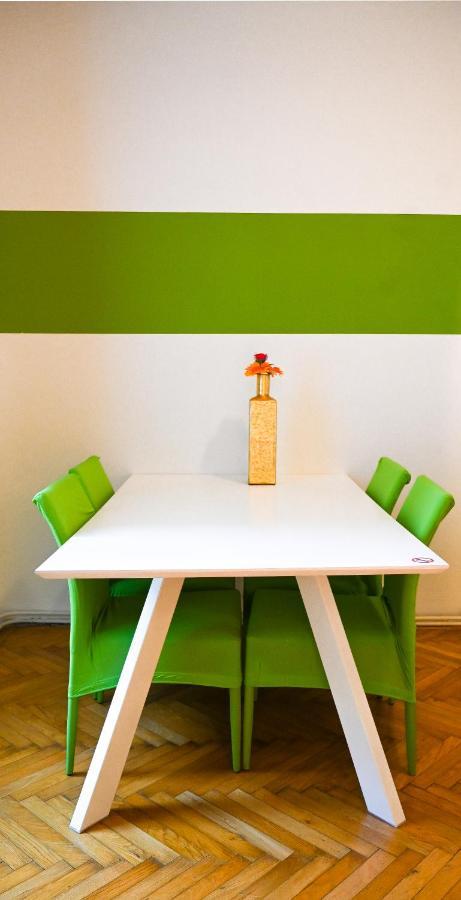 Backpacker Apartment City Center Вена Экстерьер фото